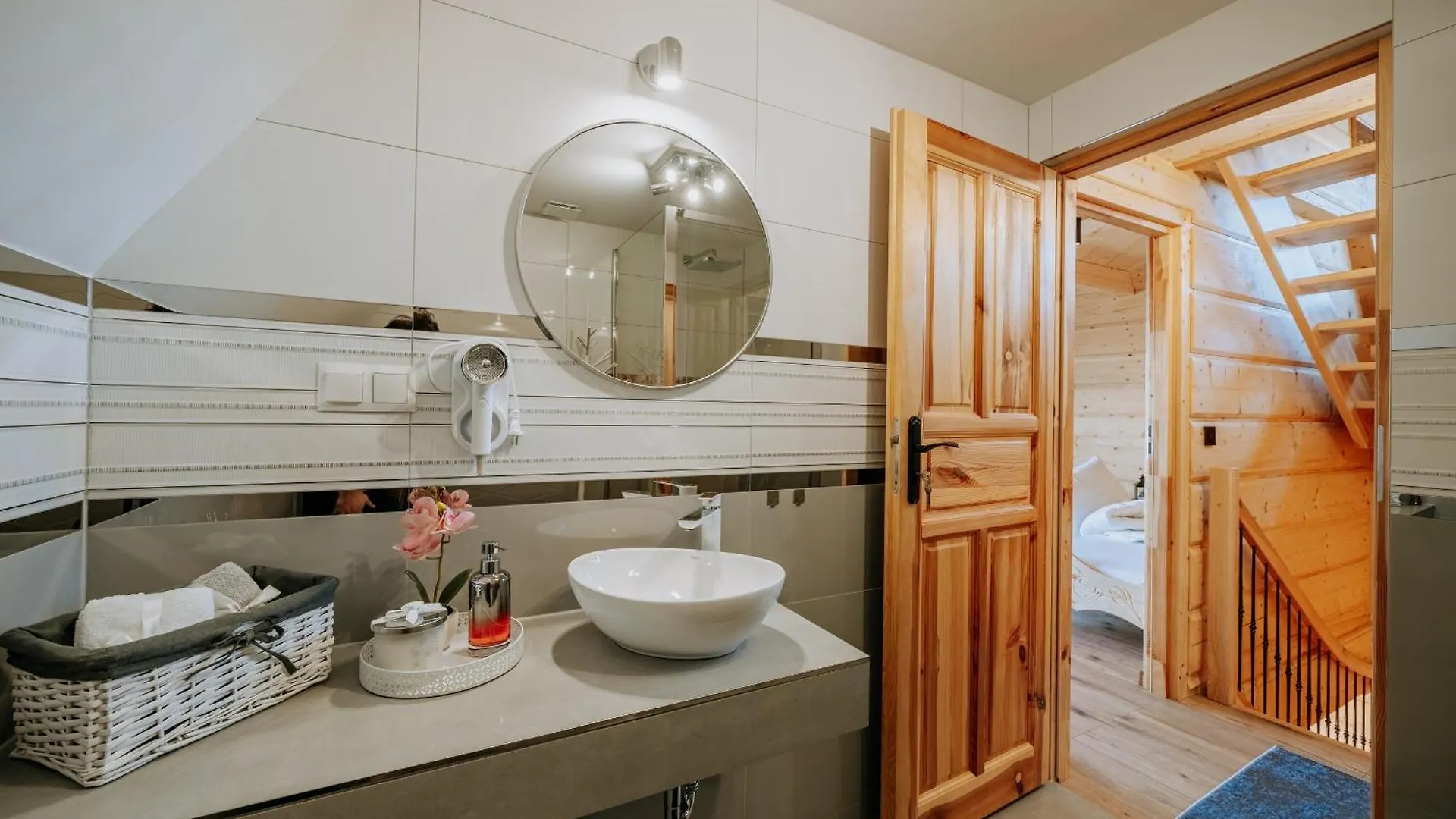 Вилла Topory Prestige House Sauna & Jacuzzi Закопане Польша